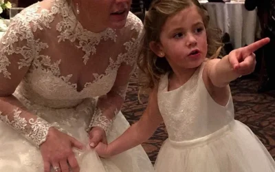 Mi hija tiró de mi vestido de novia y dijo: ‘Vi a mi nuevo papá y al tío Peter hacer algo malo’ – lo que hice después fue un desastre para los 200 invitados