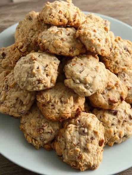 ¡Dios mío! He estado buscando esta receta durante años. Mi madre siempre los preparaba y yo perdí su receta. ¡Muchas gracias! Siempre los llamaba “rocas de Michigan”. La receta completa