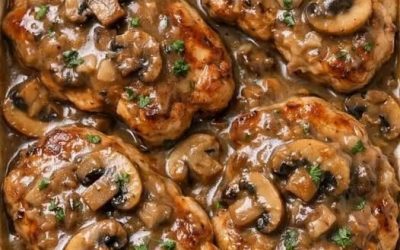 🍄🍗 Pechuga de pollo en salsa cremosa de champiñones… ¡Una receta de lujo con un restaurante! 😍✨