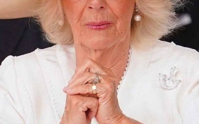 El Palacio de Buckingham confirma el rumor, Camilla Parker Bowles es… Ver más