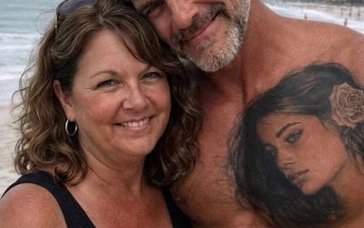 Mi marido tuvo a otra mujer tatuada en el corazón durante 20 años – juraba que era imaginaria hasta que me enteré.