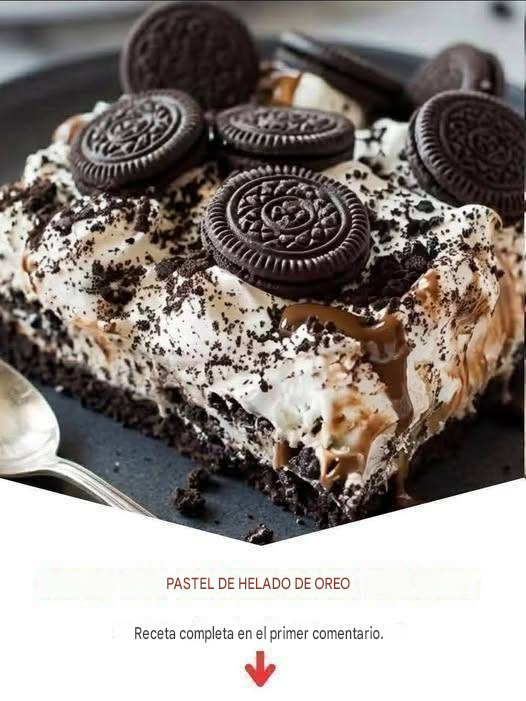 ¡Este pastel de helado Oreo es el postre definitivo que no tienes que hornear! Cremoso, achocolatado e increíblemente fácil de preparar, perfecto para cualquier ocasión. 👇¡Puedes encontrar la receta completa en el primer comentario!