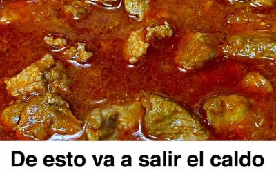 Esto hace que la carne quede tierna y el jugo del guiso espeso: como lo sé, es la única forma en que lo preparo.  Hay mucha carne para hacer las empanadillas, pero aún así pensamos que lo más delicioso se hace con ternera. Puede ser cualquiera de las dos:  Solomillo de filete de riñón con pierna de rabadilla  Si eliges otra carne para el guiso, merece la pena usar partes más fibrosas y grasas:  Publicidad  Nudillo , hombro , cuello,  mejilla, carne pequeña  Al cortar la carne, asegúrate de cortarla siempre perpendicularmente a las fibras, porque si no lo haces, puede ser mucho más masticable. Cuanto más pequeñas estén las carnes, más rápido se cocinarán.