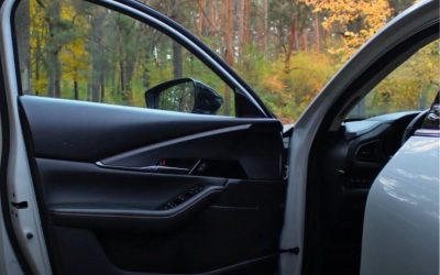 Enfría tu coche en un abrir y cerrar de ojos con este truco inteligente de la puerta